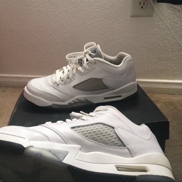 White metallic air Jordan low 5 - Picture 1 of 1